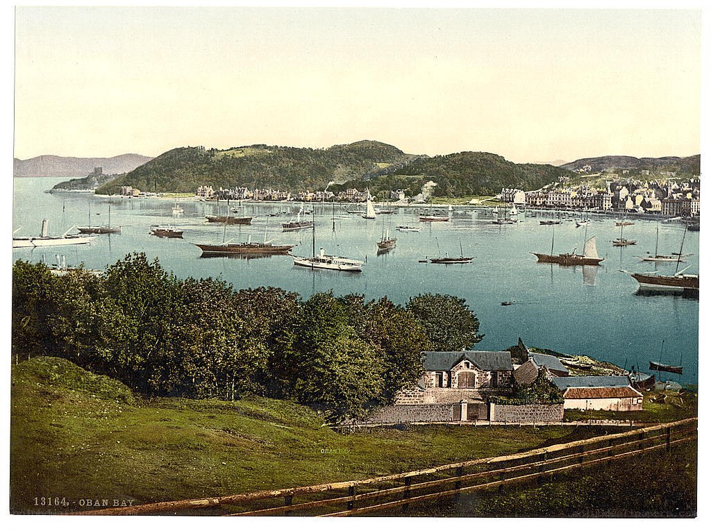 Oban Bay harbor view