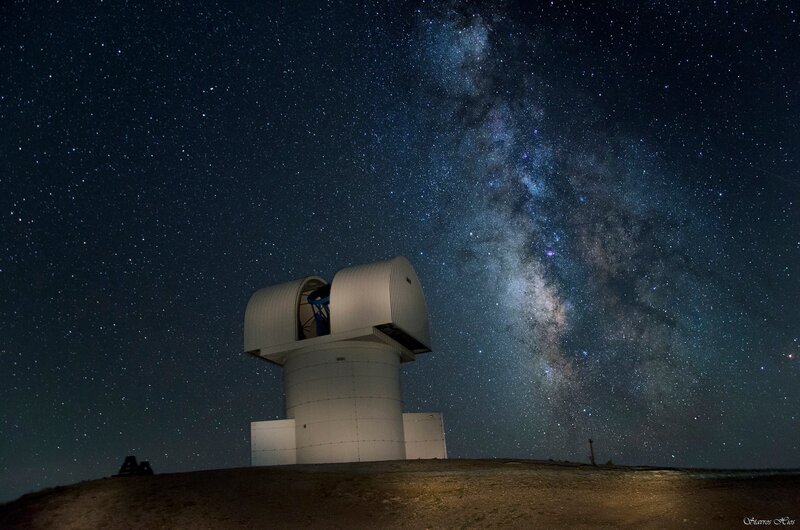 Observatory under Stars — Black, Serene