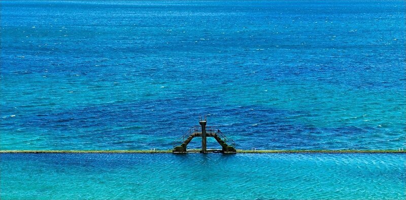 Ocean pool with diving platform