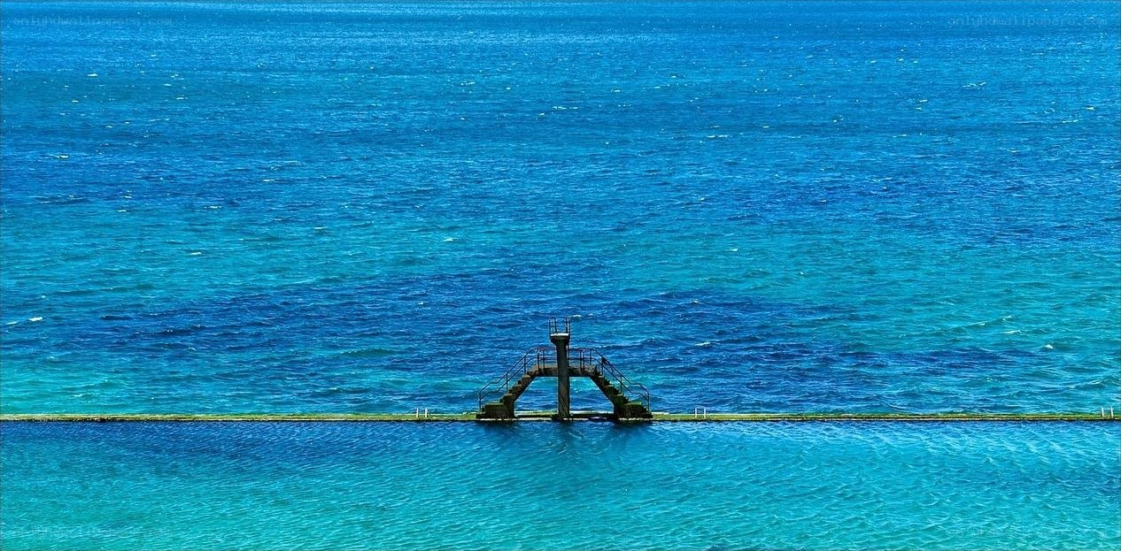 Ocean pool with diving platform