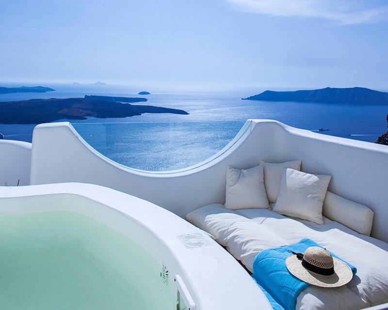 Ocean view balcony with hot tub