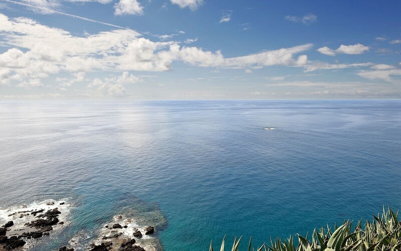 Ocean view from rocky cliff