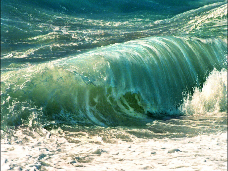 Ocean Wave Breaking — Green, Dynamic
