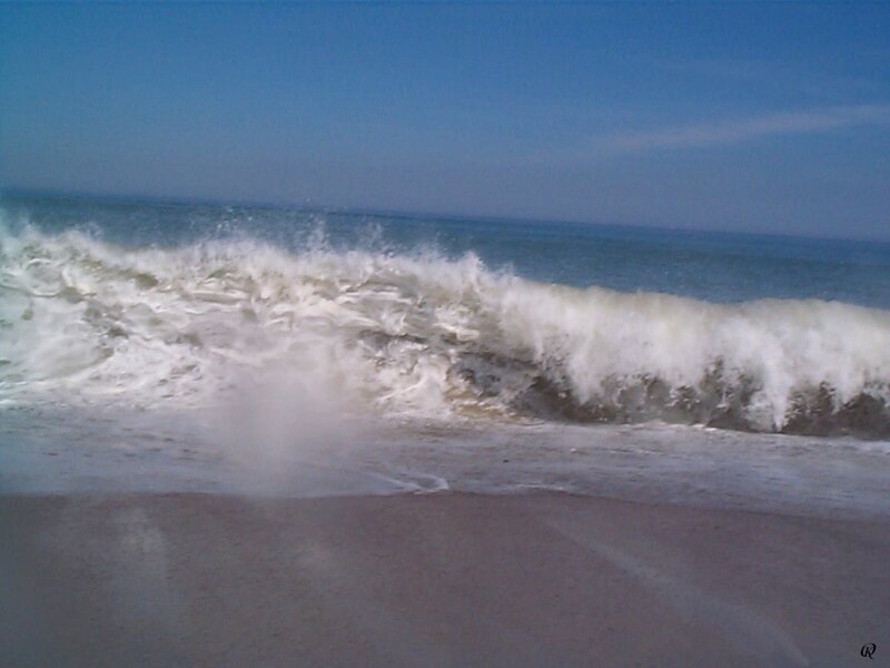 Ocean Wave Crashing — Blue, Dynamic