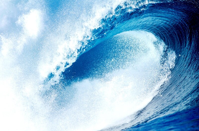 Ocean Wave Curling — Blue