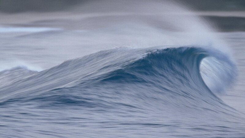 Ocean Wave Curling — Dynamic