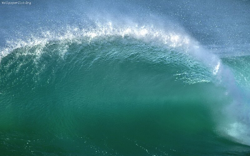 Ocean Wave Curling — Green, Dramatic