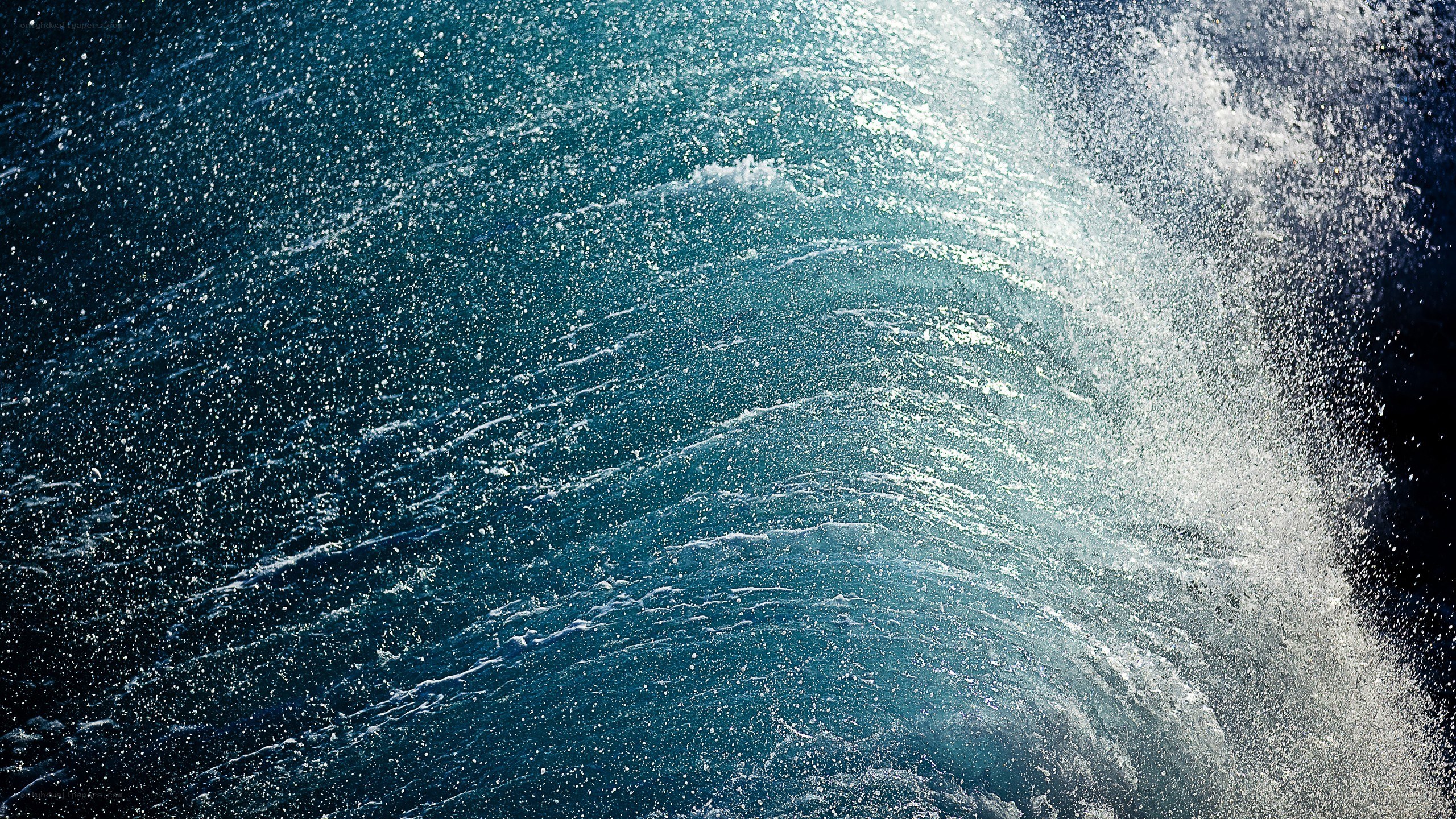 Ocean wave in motion