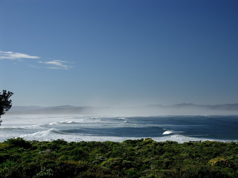 Ocean waves at coastal viewpoint