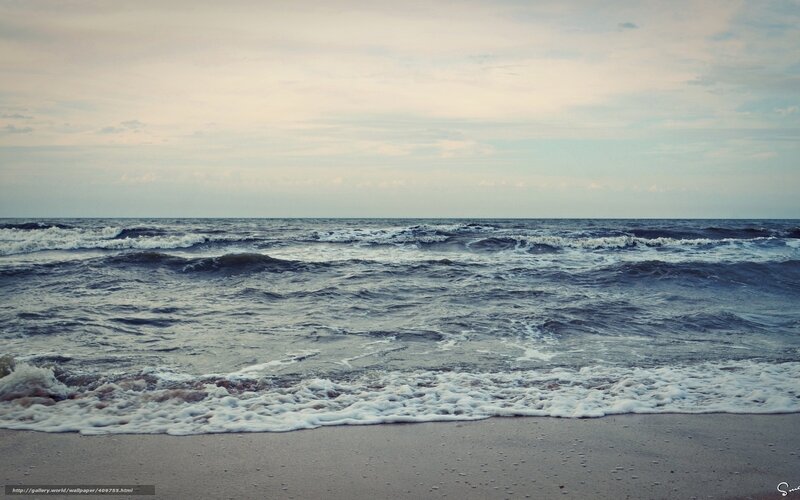 Ocean waves at dusk
