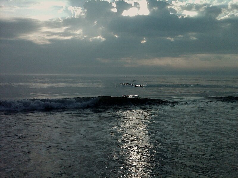 Ocean Waves at Dusk — Gray, Dramatic