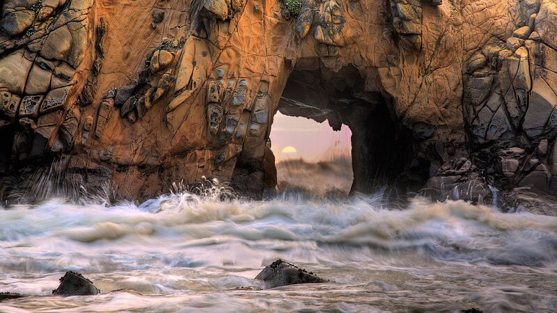 Ocean Waves at Rock Arch