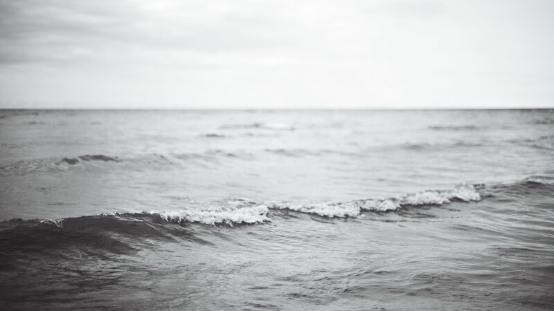 Ocean Waves at Sea — Black