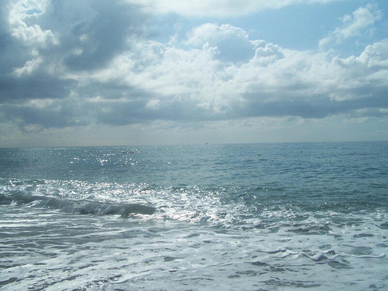 Ocean Waves at Shore — Blue, Calm, Afternoon