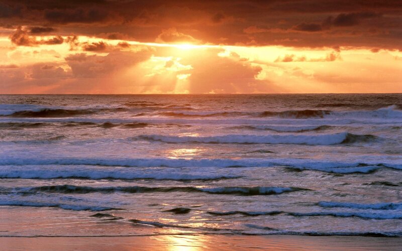 Ocean Waves at Sunset — Dramatic, Photograph