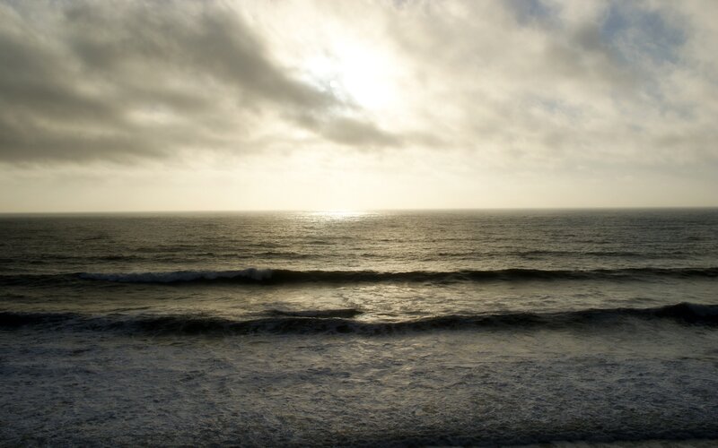 Ocean Waves at Sunset — Gray, Serene