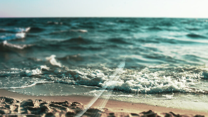 Ocean waves at the shore
