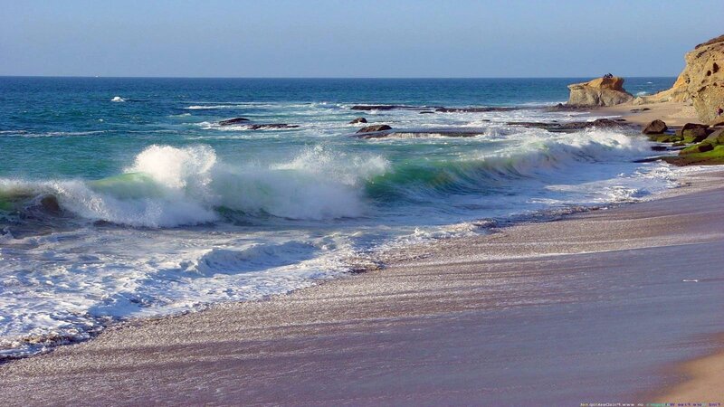 Ocean Waves Crashing on Beach — Blue, Dynamic