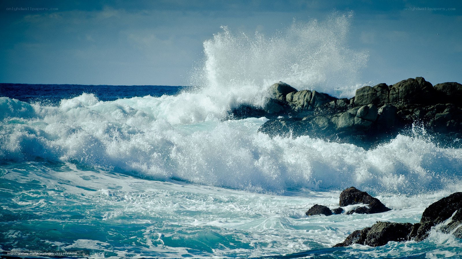 Ocean waves crashing on rocks
