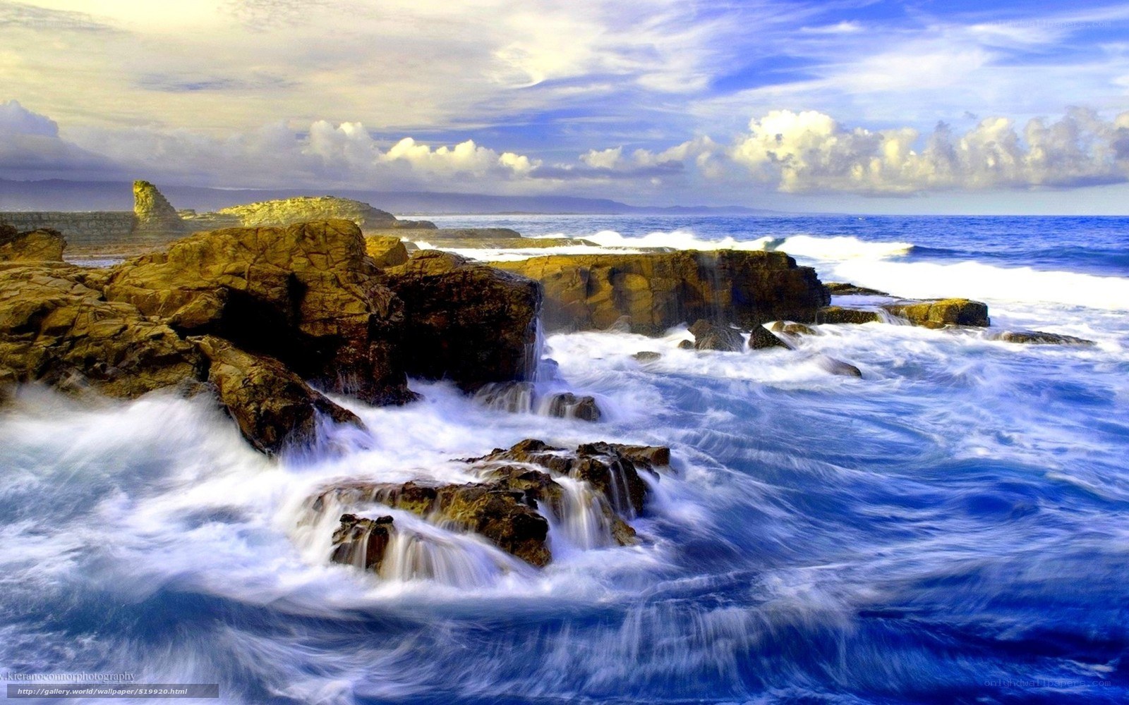 Ocean waves crashing on rocks