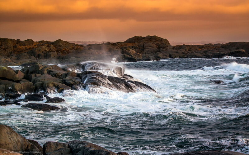 Ocean waves crashing on rocks