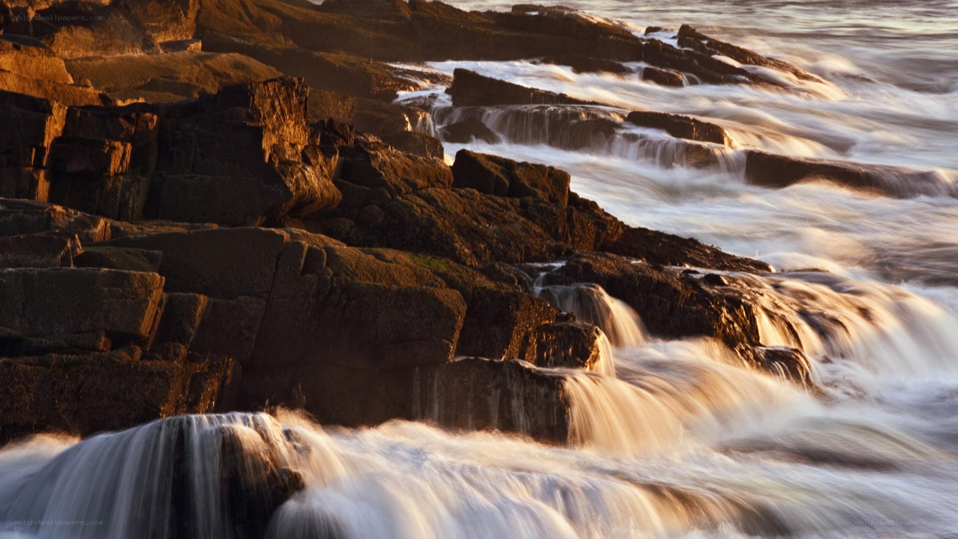 Ocean waves crashing on rocks