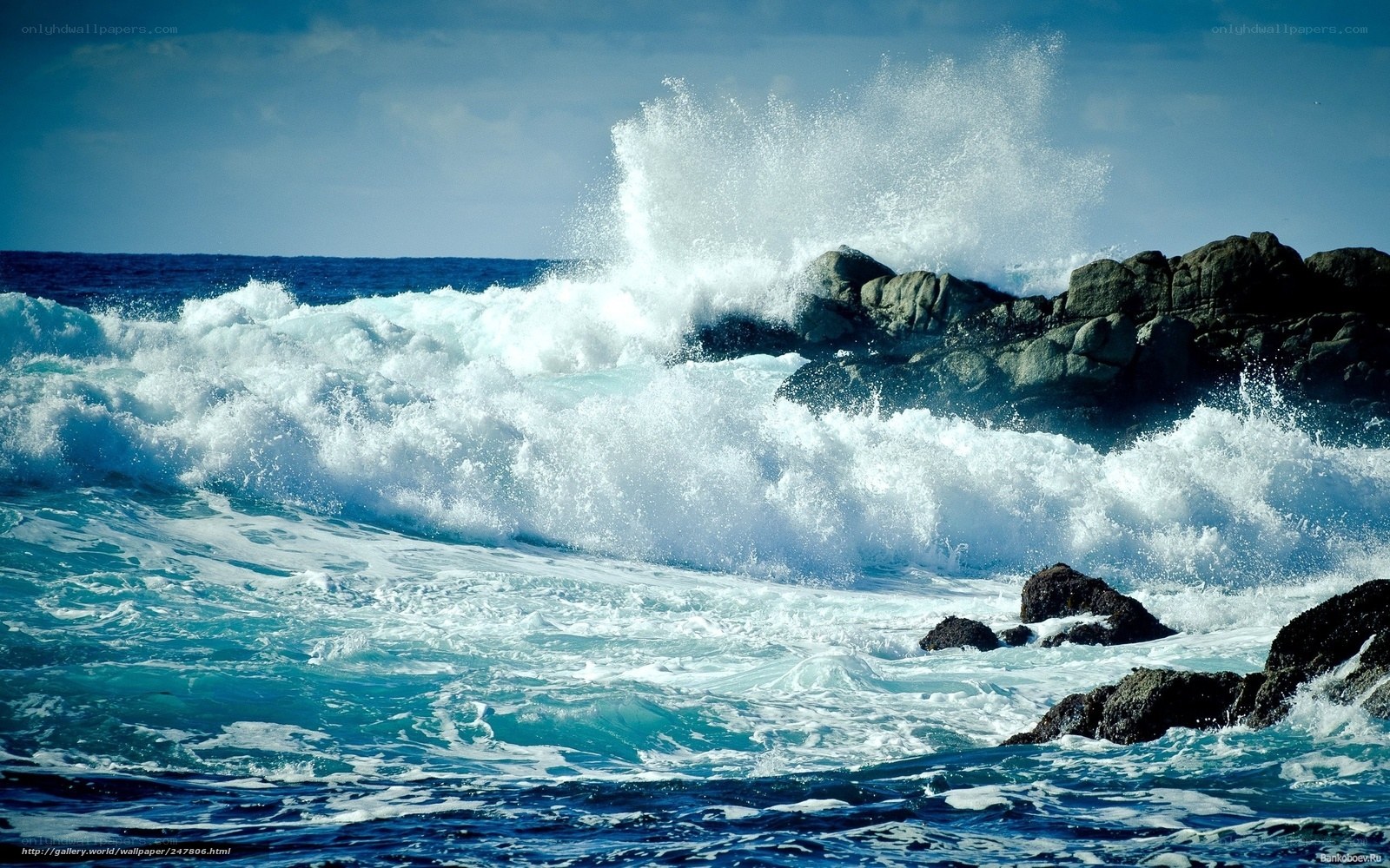 Ocean waves crashing on rocks