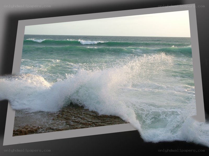 Ocean waves crashing on rocks