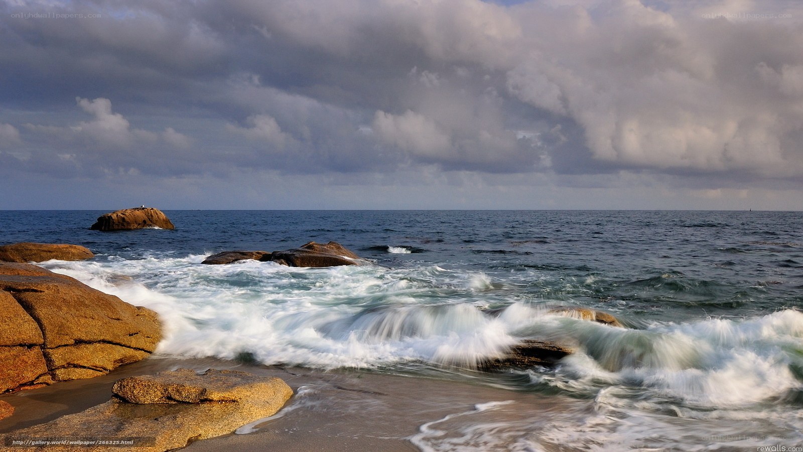 Ocean waves crashing on rocks