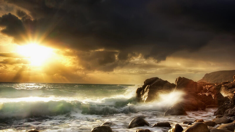 Ocean Waves Crashing on Rocks — Gold