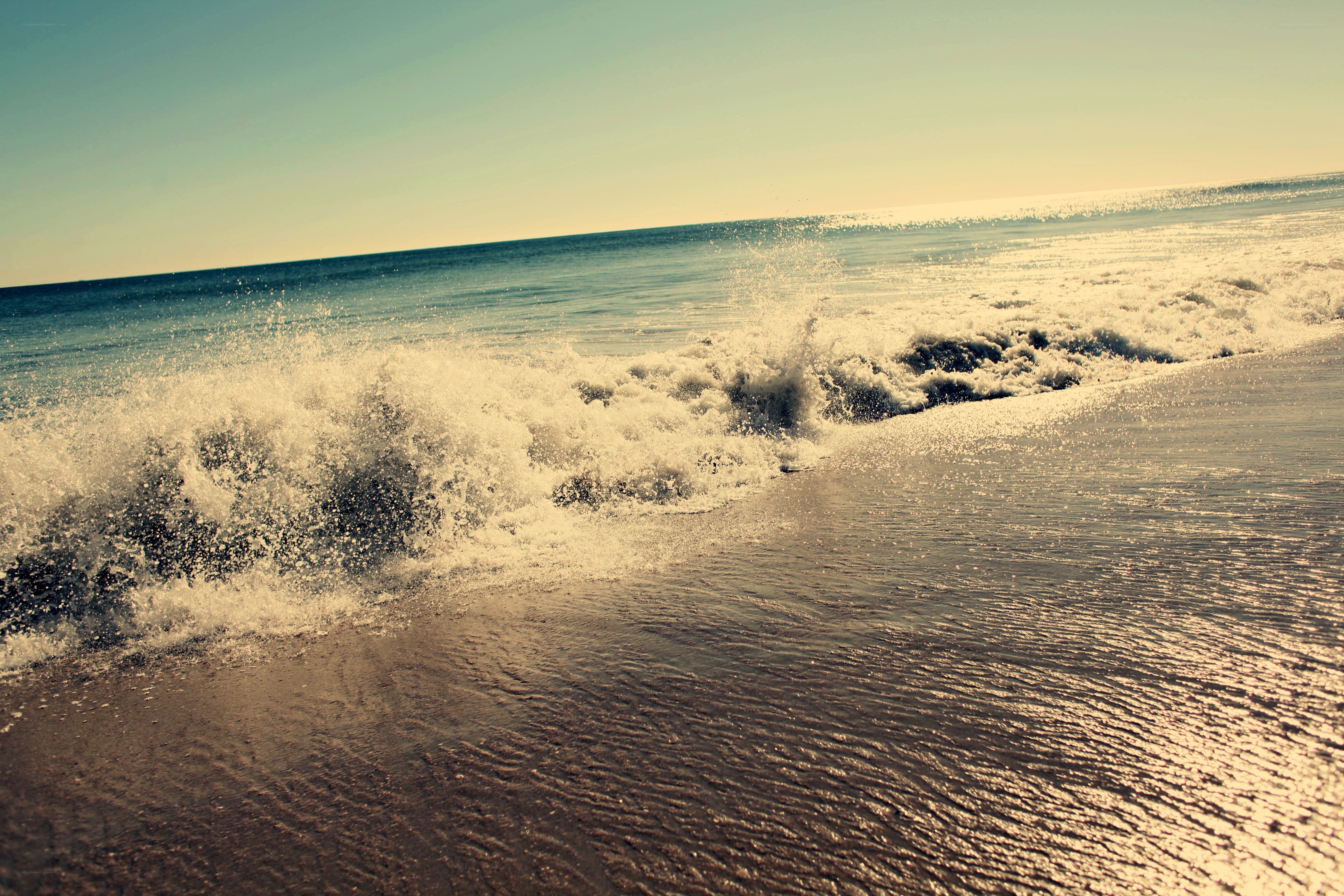 Ocean waves crashing on shore