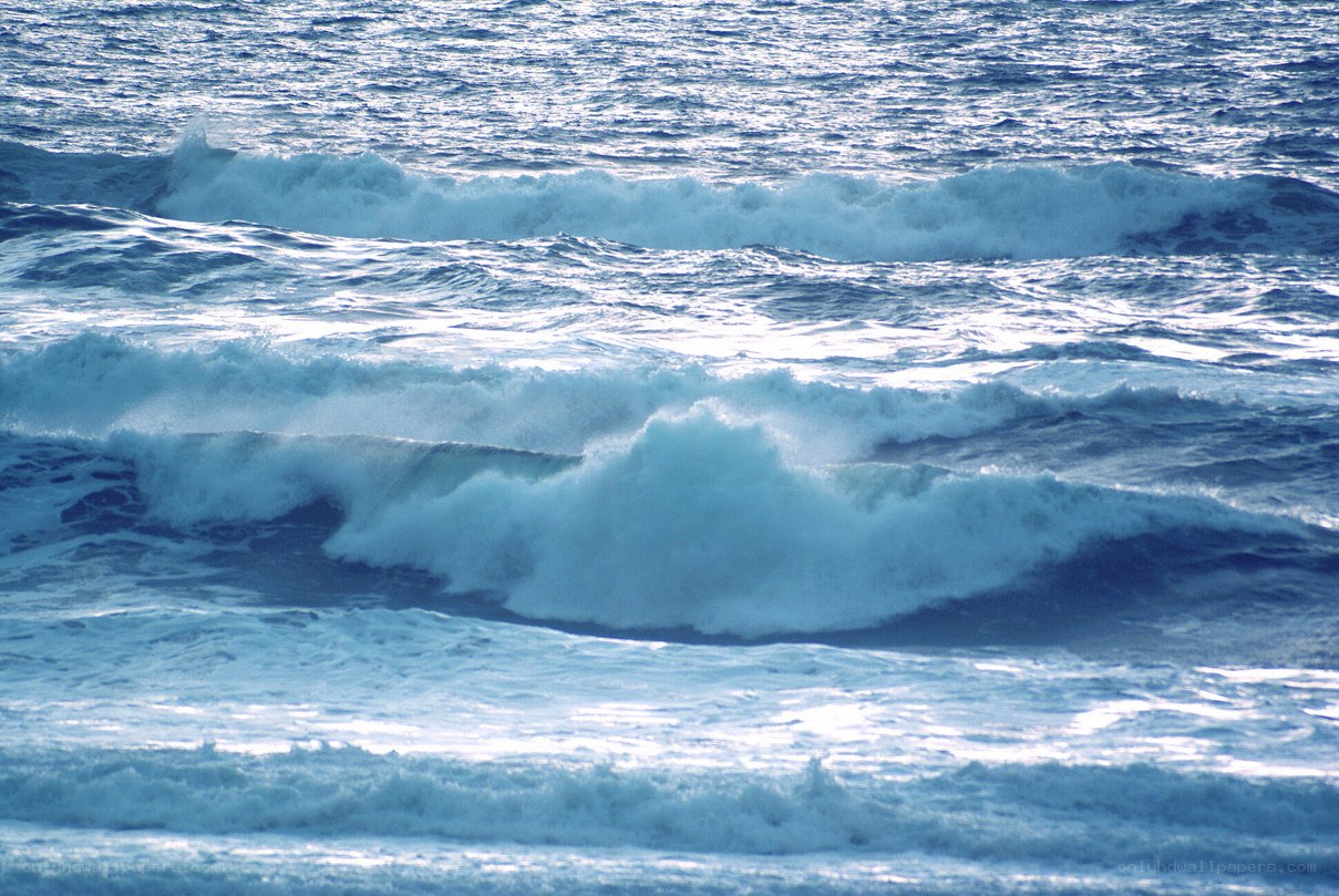 Ocean waves crashing on shore