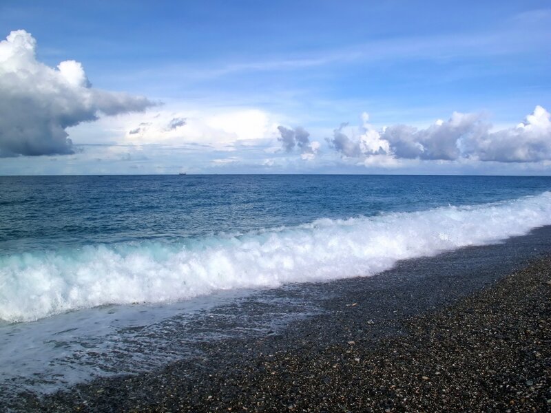 Ocean Waves on Pebble Beach — Blue, Serene