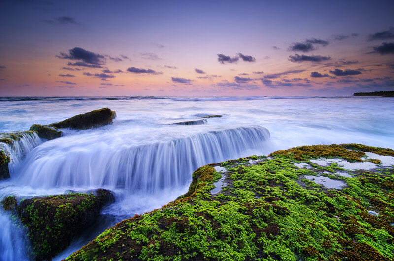 Ocean Waves on Rocks — Green