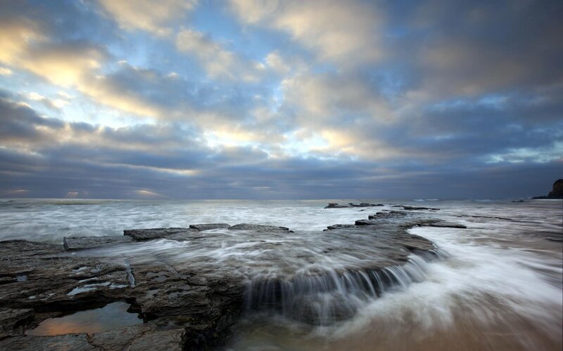 Ocean Waves on Rocks — White