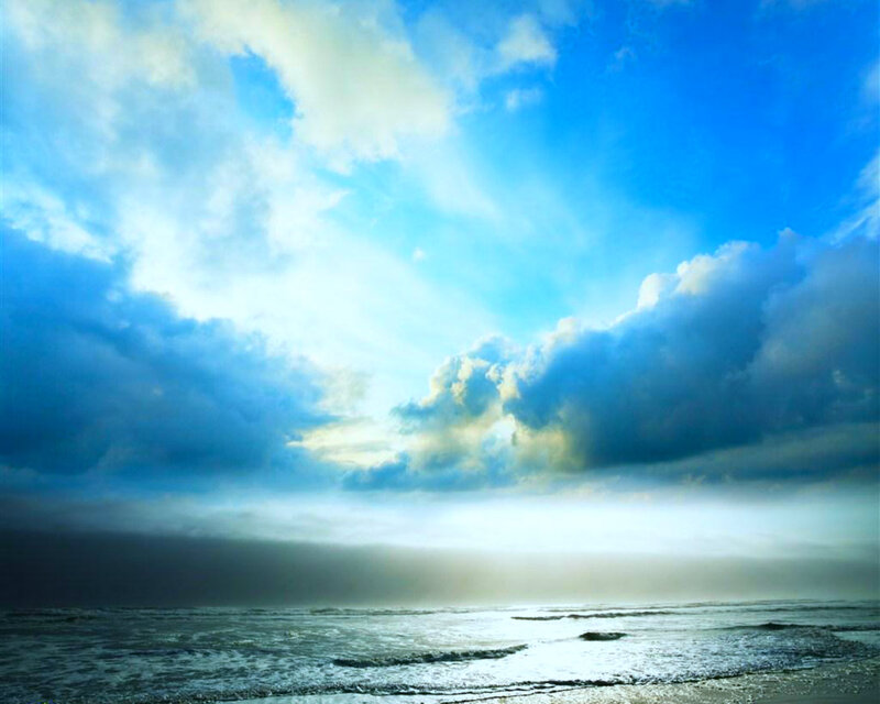 Ocean Waves under Cloudy Sky — Blue