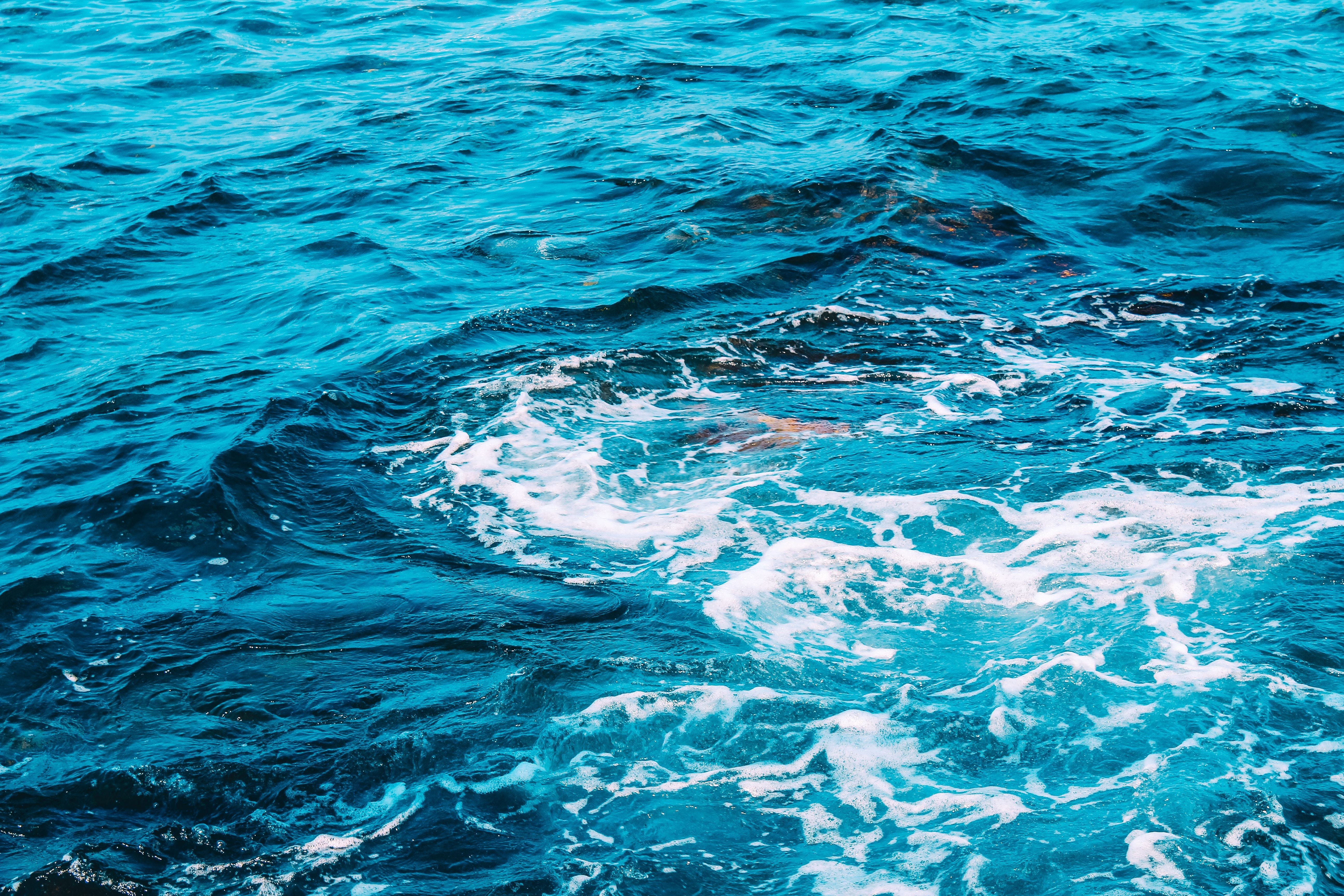 ocean waves with foam