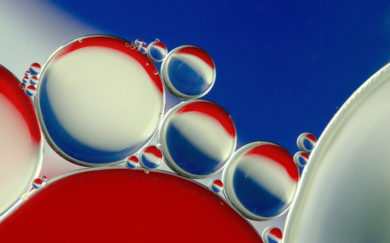 Oil Bubbles in Liquid — Red