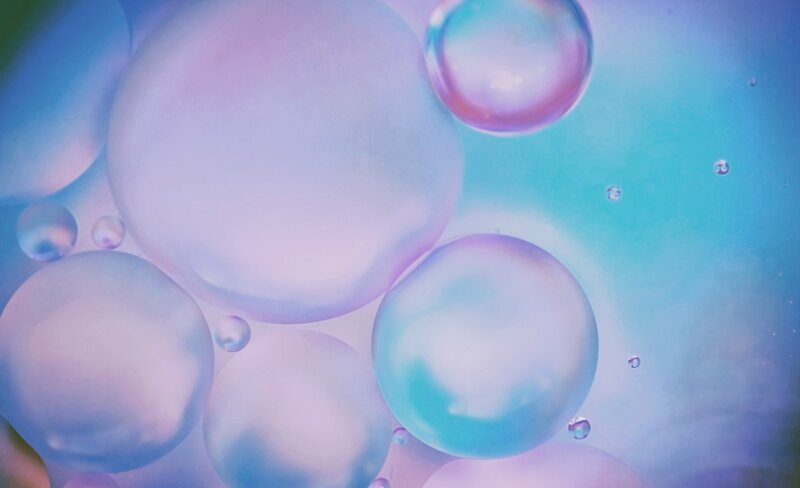 Oil Bubbles in Water — Blue, Serene