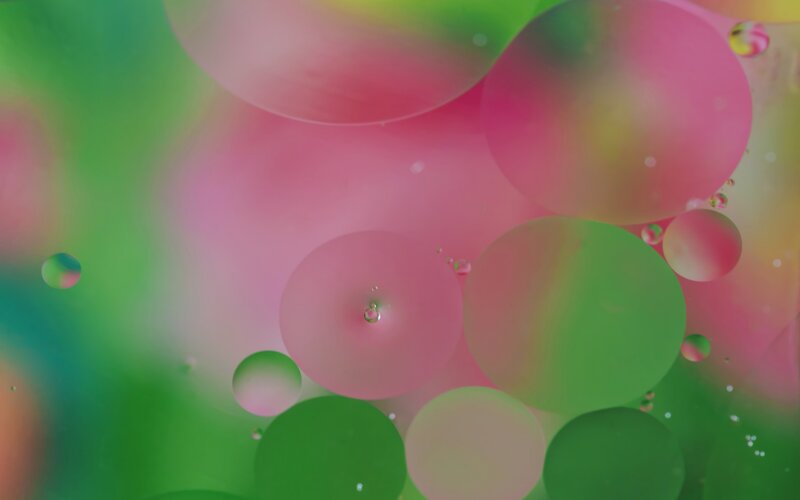 Oil Bubbles in Water — Green