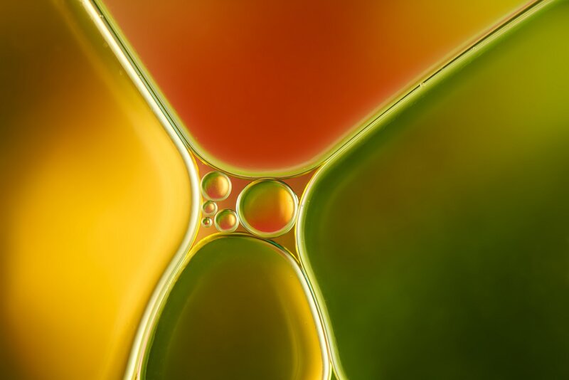 Oil Droplets in Water — Green, Calm