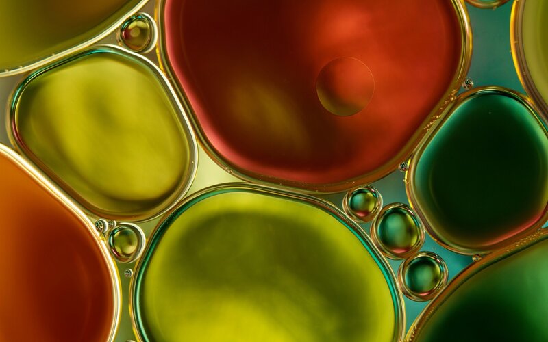 Oil Droplets in Water — Green