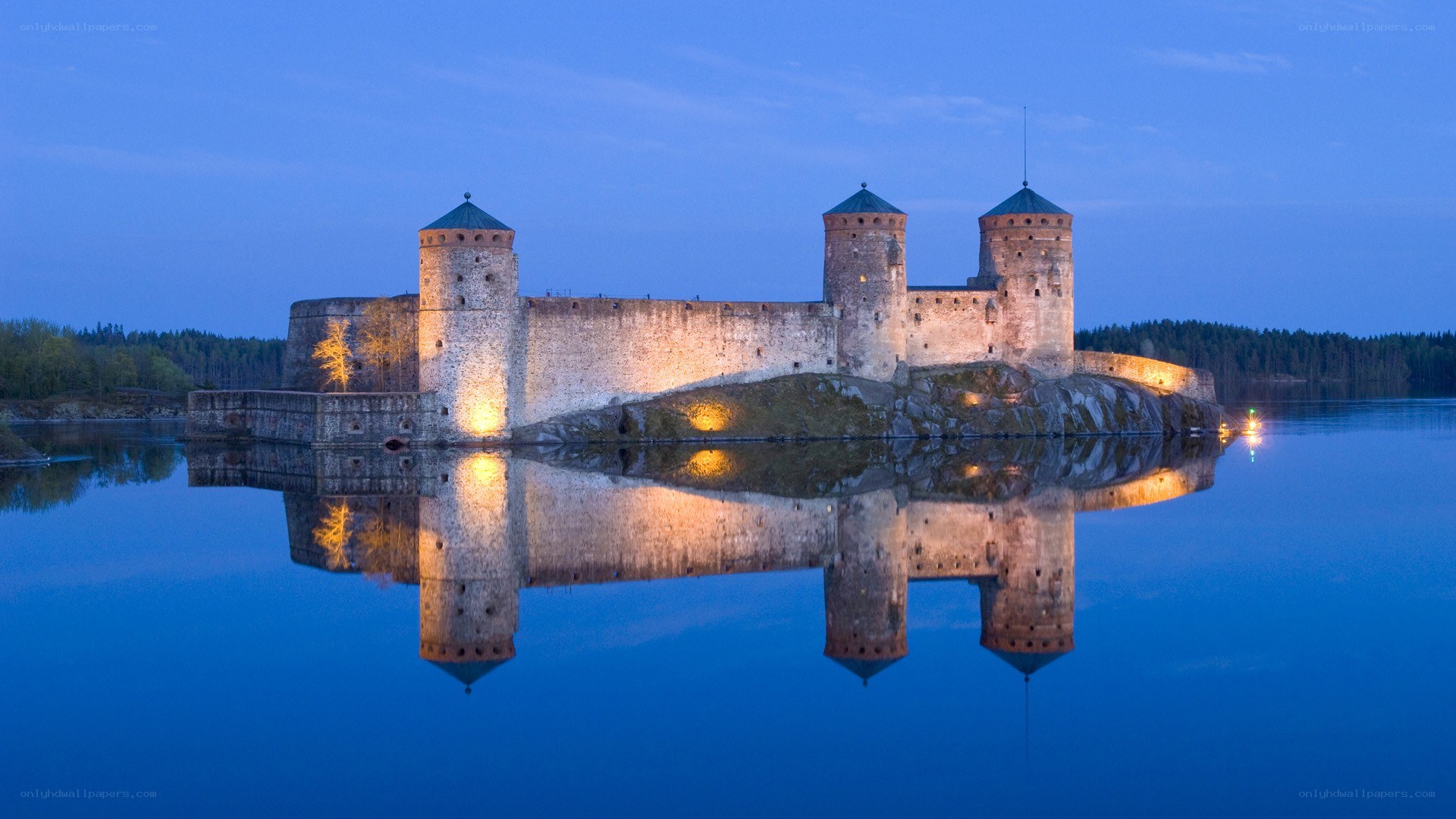 Olavinlinna Castle at dusk