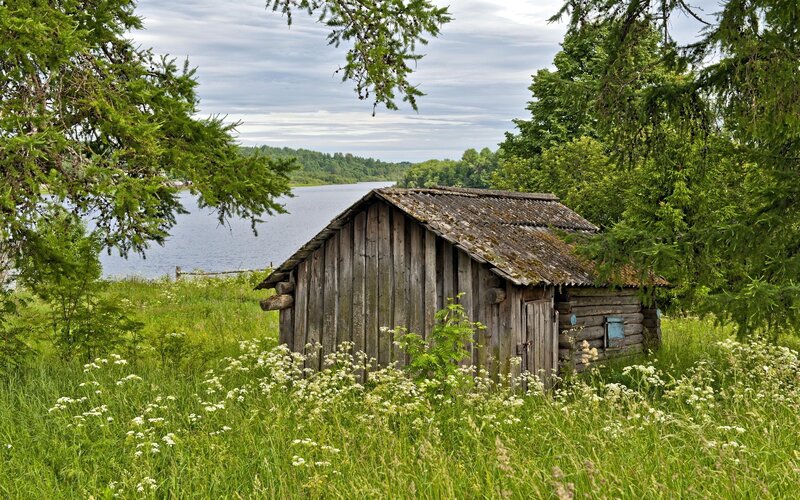 Old cabin by the lake