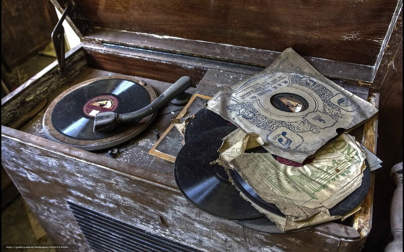 Old gramophone with records