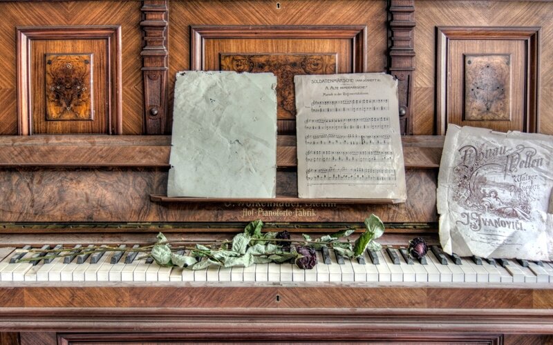 Old Piano with Sheet Music — Brown