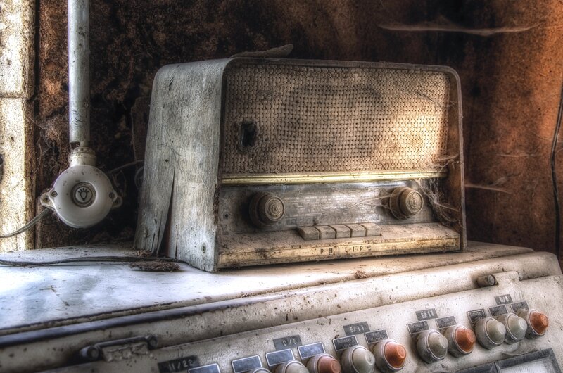 Old Radio on Machine