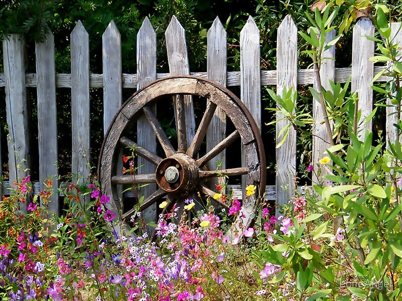 Old Wagon Wheel