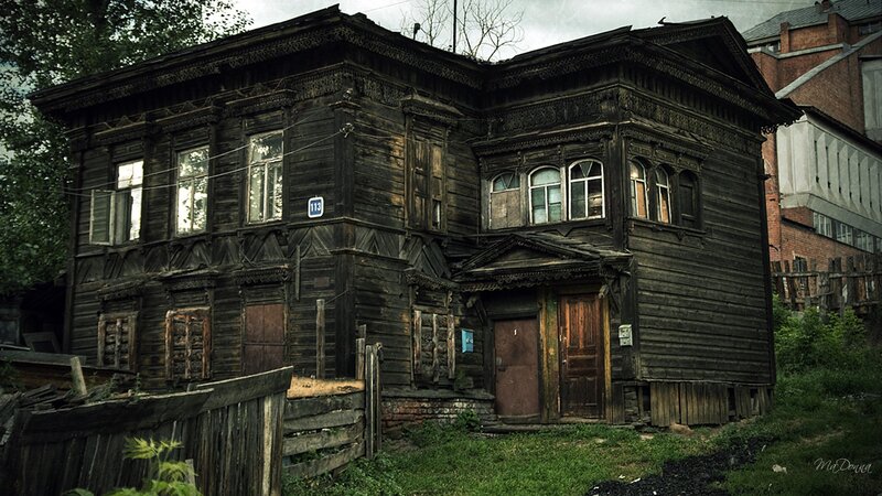 Old Wooden House — Brown, Dramatic
