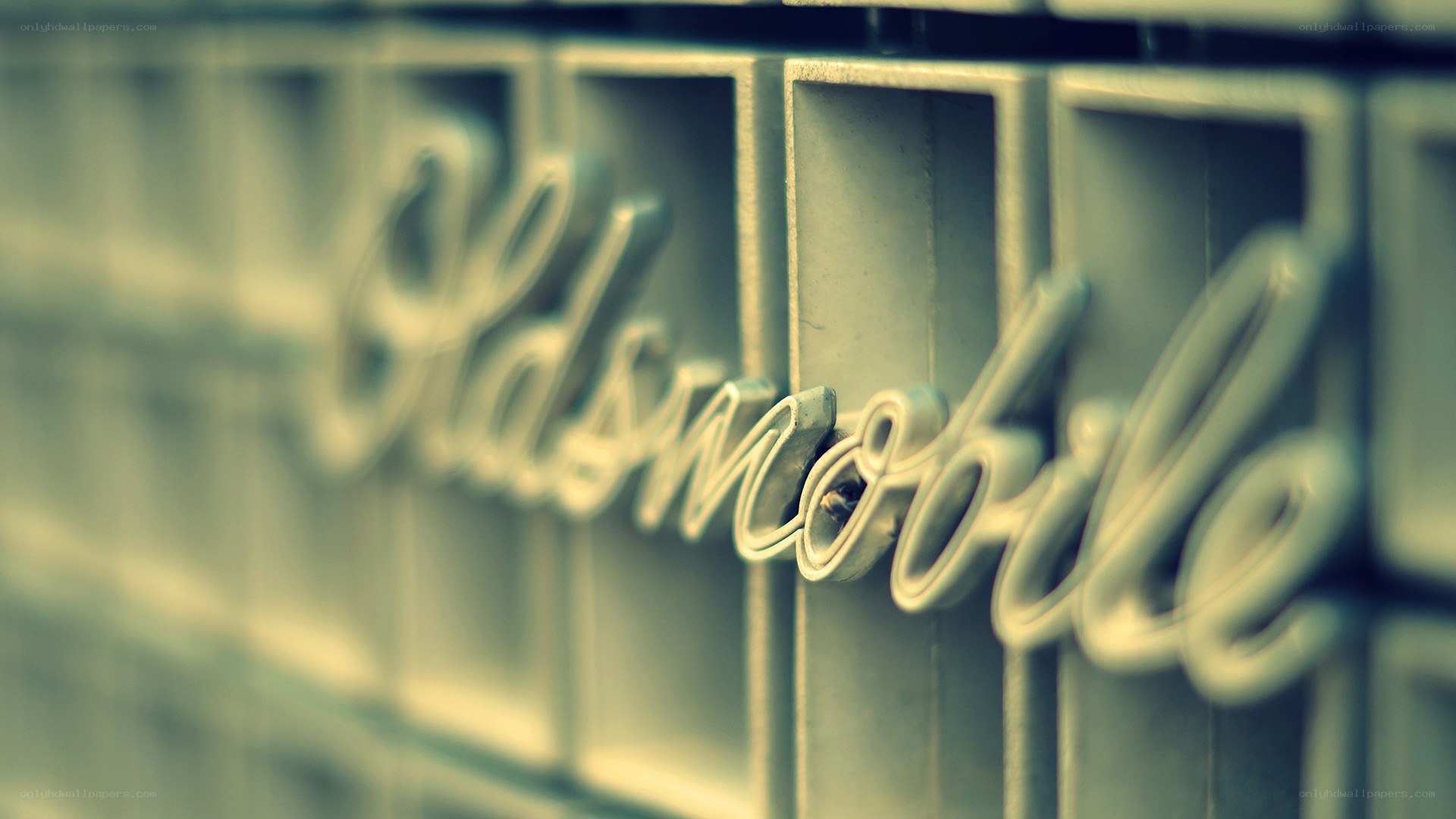 Oldsmobile logo on grille